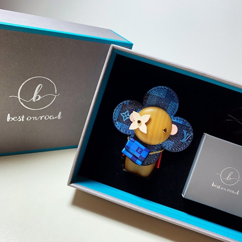 ブランドキーホルダー正面デザイン